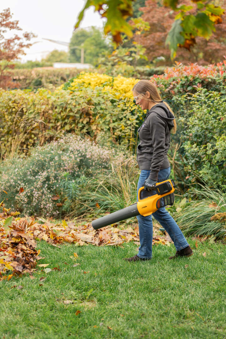 STIGA Akku-Laubbläser BL 300e Kit